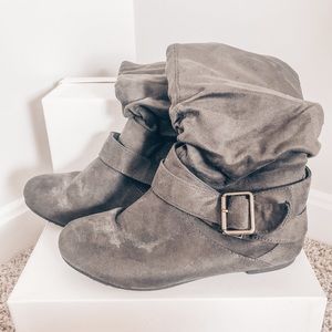 grey boots with buckle
